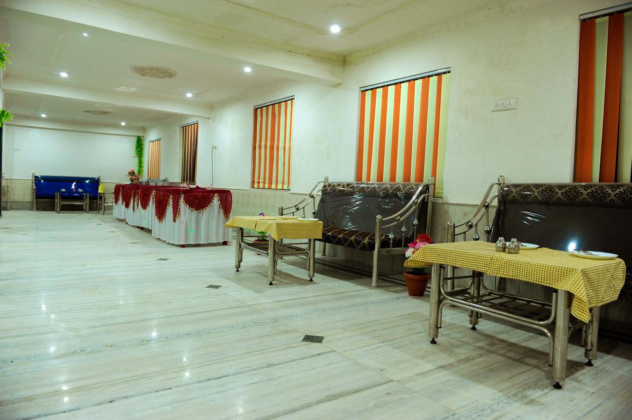 Jayanti Hotel Тарапит Экстерьер фото